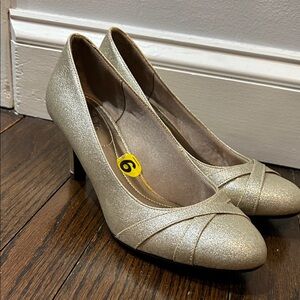 Life Stride Metallic Gold Heels